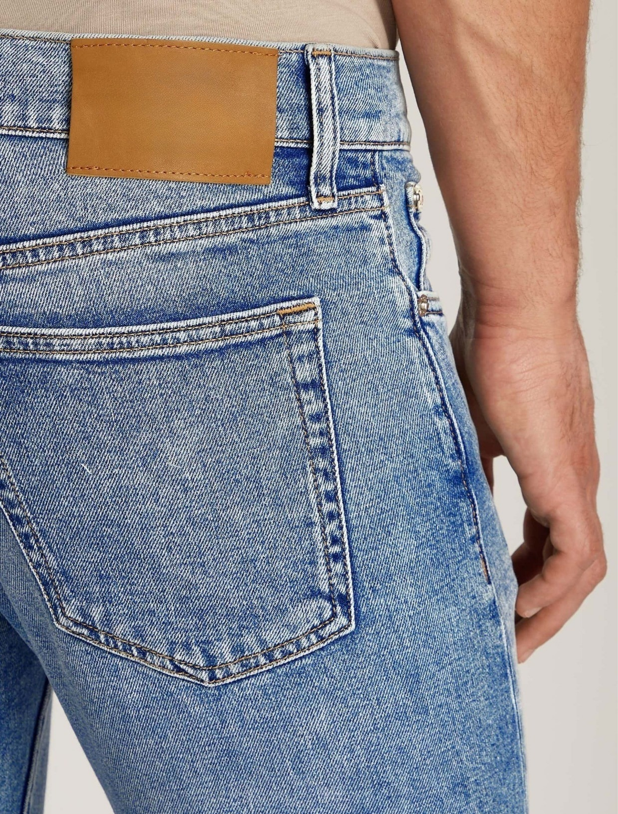 blue-slim-taperad-jeans